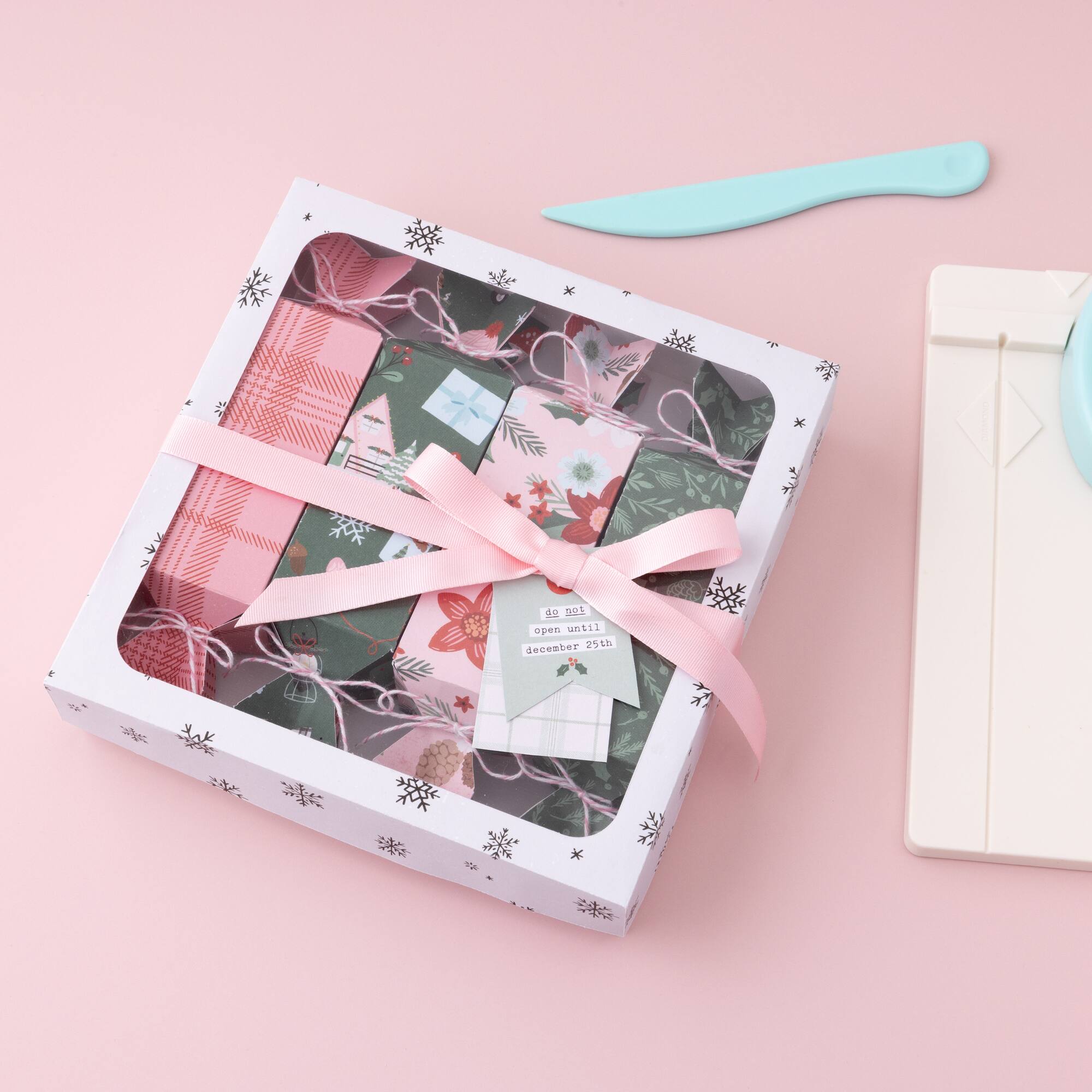 We R Memory Keepers® Punch Board™ Candy Box